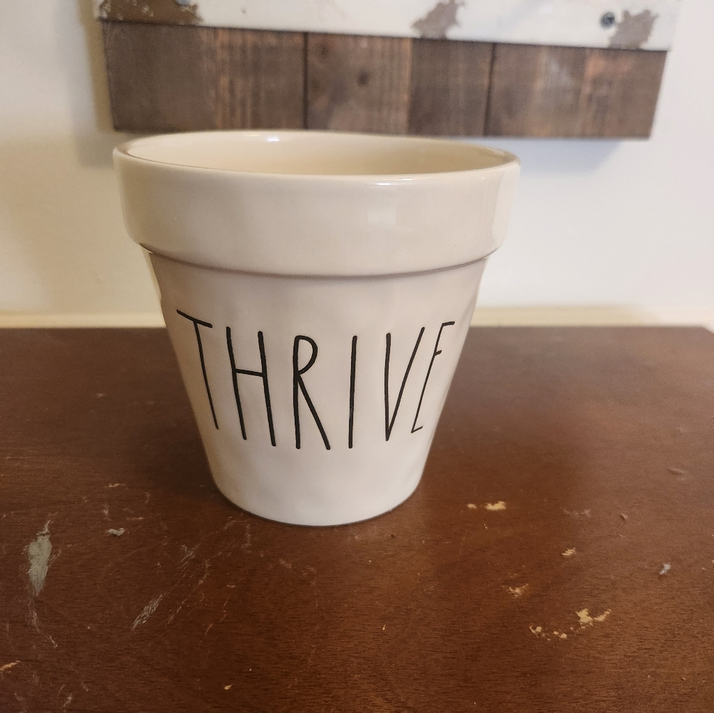 Rae Dunn Older Flower Pot Planter 'THRIVE' Dimples!